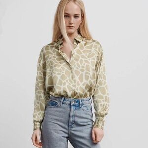 Zara Giraffe Print Satin Button Down Blouse